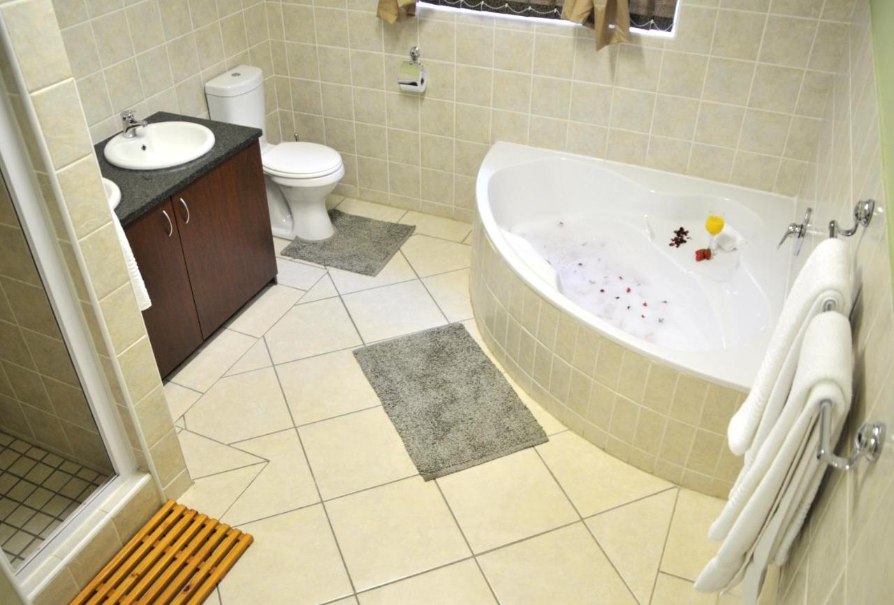 Summer Garden Guest House Бенони Екстериор снимка