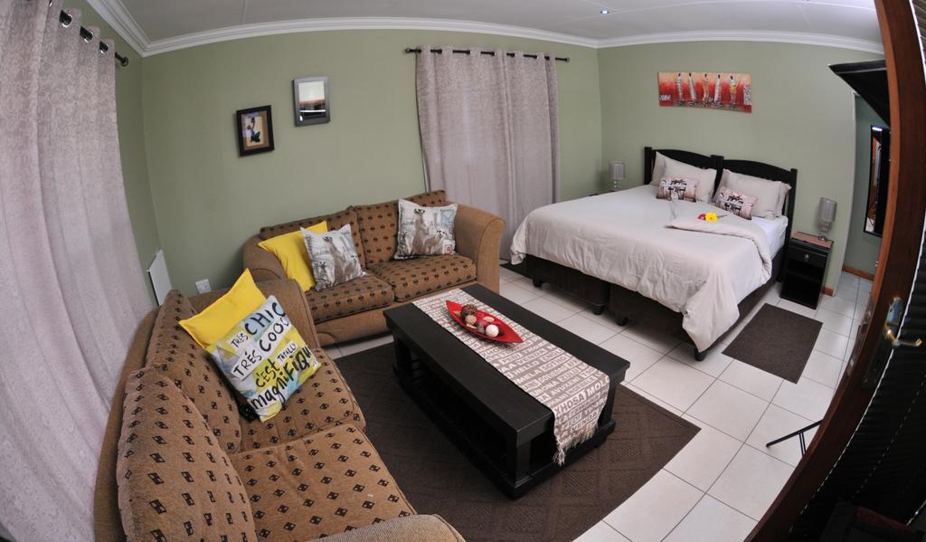 Summer Garden Guest House Бенони Екстериор снимка