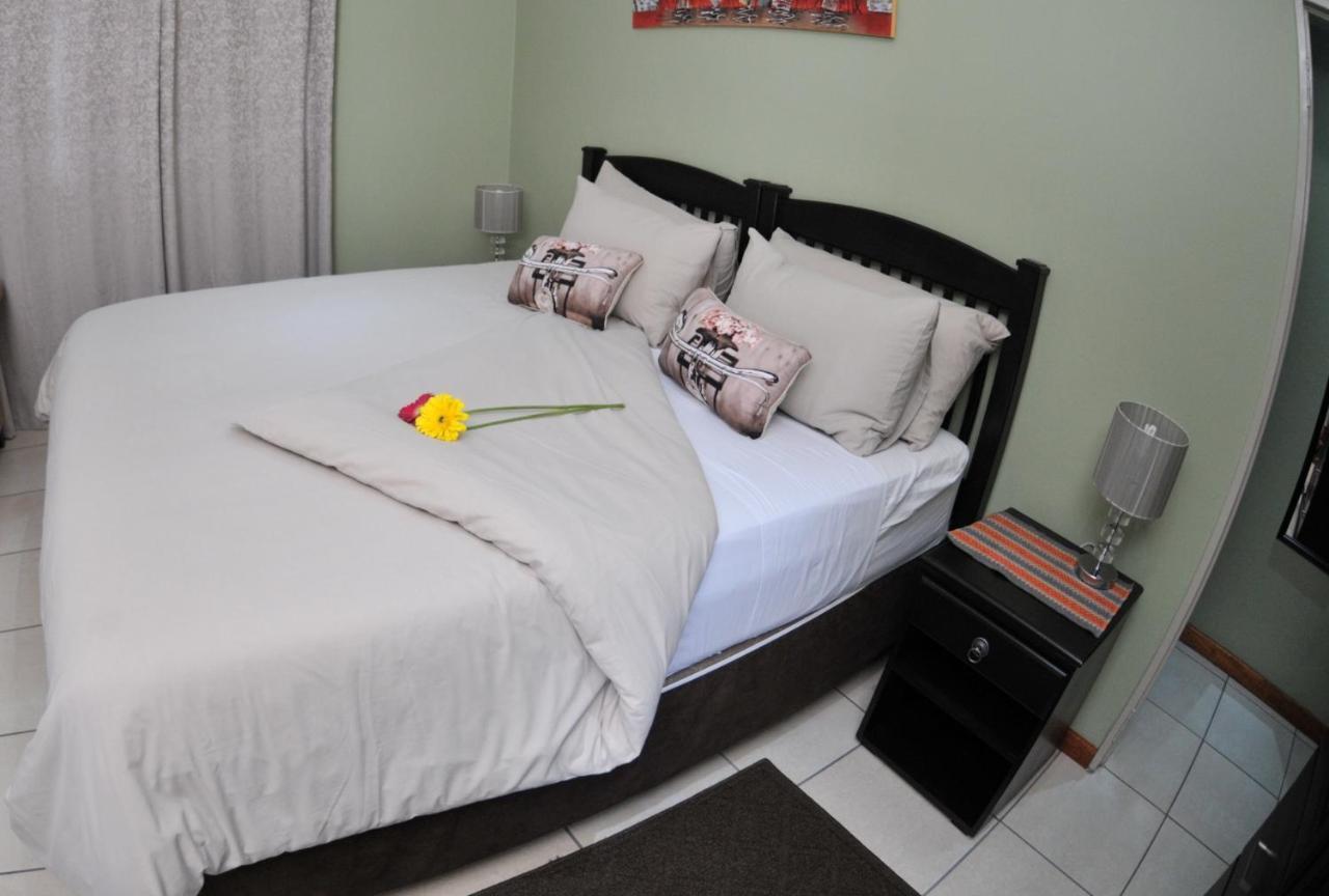 Summer Garden Guest House Бенони Екстериор снимка