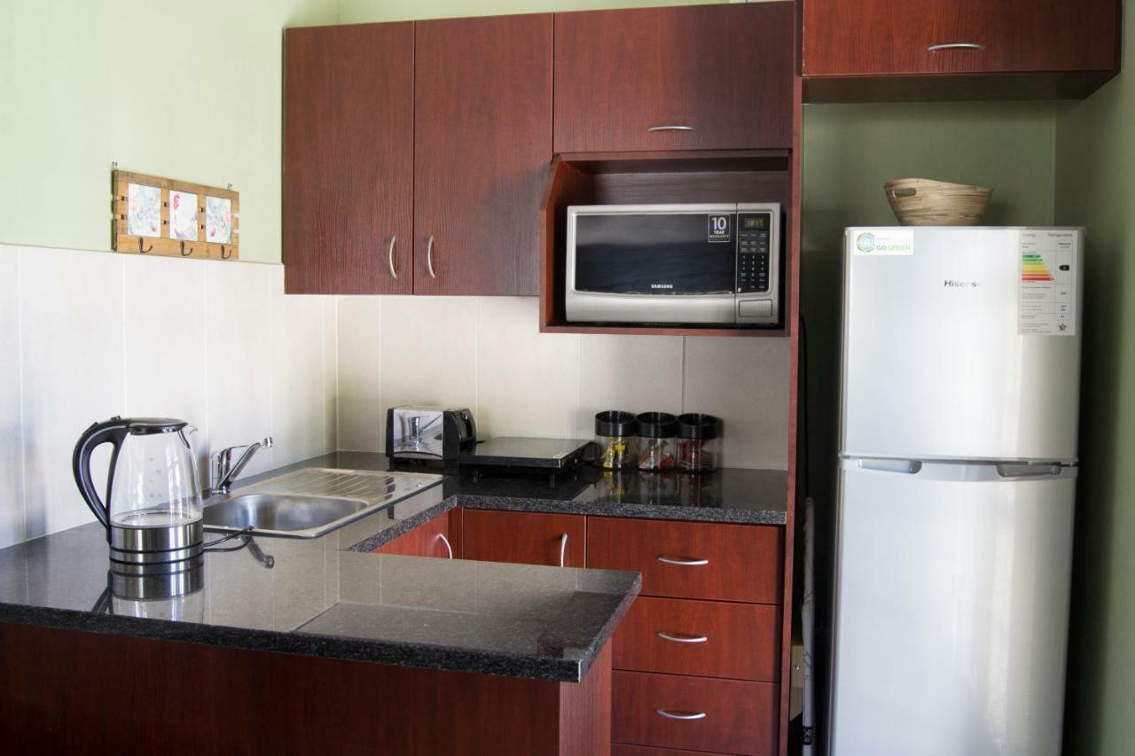 Summer Garden Guest House Бенони Екстериор снимка